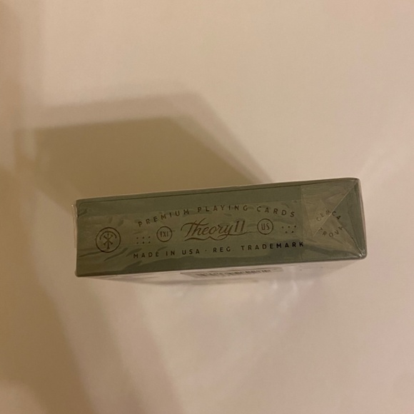 Hudson Premium Playing Cards - Picture 4 of 6